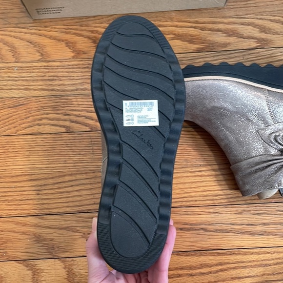 Clarks Sharon Salon Boot Pewter Metallic‎ 8M NWT - Picture 6 of 10